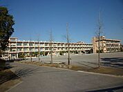 八幡小学校 450m