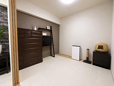 リビング横に和室があり、続き間として開放感あるスペースが確保できます◎