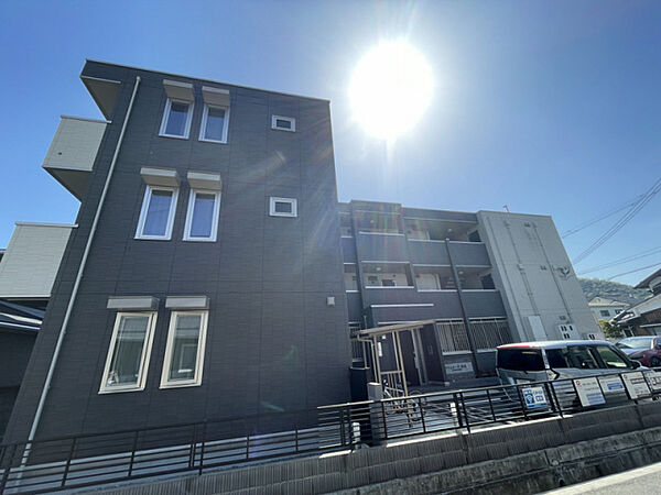 プリムローズ・佳音 ｜兵庫県姫路市西庄(賃貸アパート1LDK・3階・42.86㎡)の写真 その1