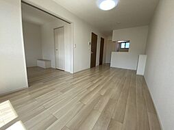 メゾン・カルムＢ 204 2階1LDKのリビング/ダイニング