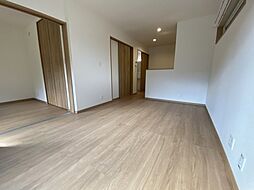 アイメゾン東山 203 2階1LDKのリビング/ダイニング