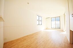 小田急江ノ島線 鵠沼海岸駅 徒歩3分の賃貸マンション 1階1LDKのリビング/ダイニング