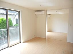 JR東海道本線 藤沢駅 徒歩13分の賃貸マンション 1階2LDKのリビング/ダイニング