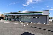 ファミリーマート海老名運動公園前店 徒歩3分。 220m
