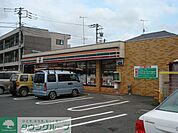セブンイレブン 徒歩2分。コンビニ 140m