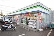 ファミリーマート横浜上飯田店 徒歩11分。コンビニ 870m