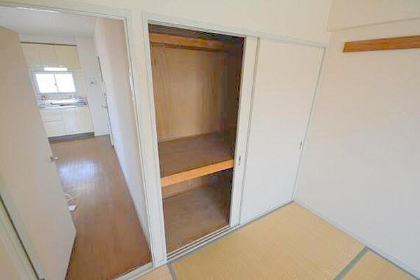 画像15:しっかり収納スペースも確保。使いやすいお部屋です。 