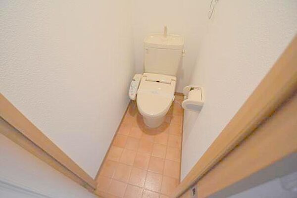 画像17:綺麗なトイレにはウォシュレット標準装備です。 