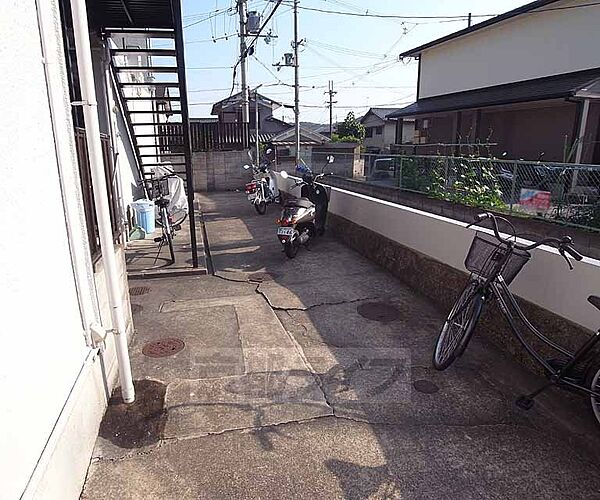 画像18:大型バイクも無料で駐輪可能