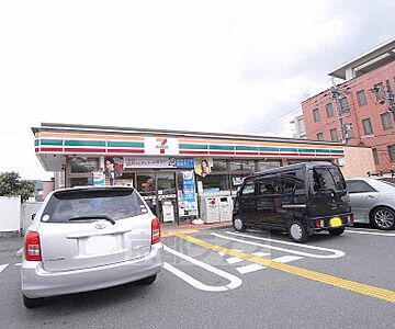 周辺：セブンイレブン伏見勧進橋店まで110m 24号線沿いです。