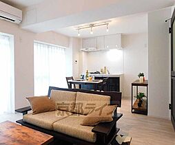 JR東海道・山陽本線 山科駅 徒歩5分の賃貸マンション 3階1LDKのリビング/ダイニング