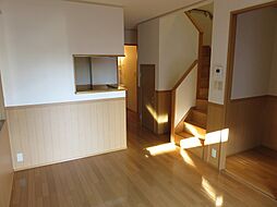 ファミールコート D101 2階2LDKのリビング/ダイニング