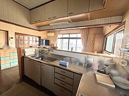 10帖のLDK。Ｌ字型キッチンでお料理しやすく快適