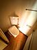 トイレ：浴室の向かい側にトイレがあります