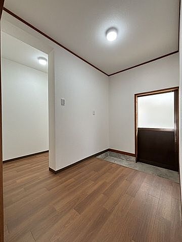 室内 富山市新庄町