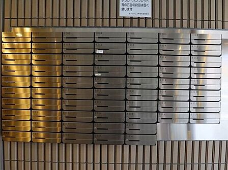 出入りのついでに確認できる、便利な集合ポスト!