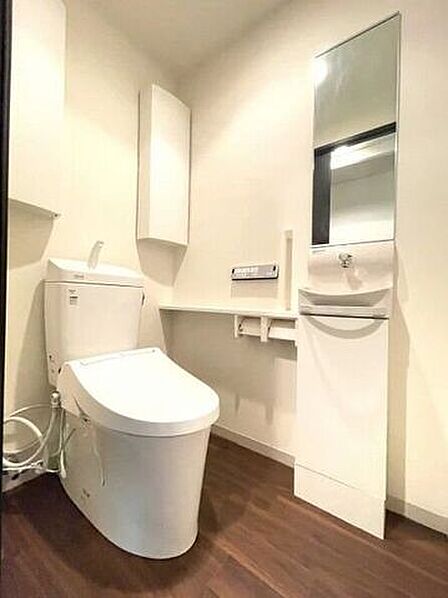 トイレを出る前に手洗いができる、便利な手洗い器付き!