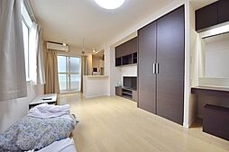 レオネクストオリーブハウスVI 101 1階ワンルームのリビング/ダイニング