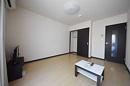 レオネクストルフェリ 102 1階1Kのリビング/ダイニング