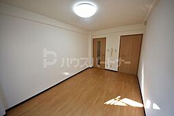 都営新宿線 本八幡駅 徒歩5分の賃貸マンション 1階1Kのリビング/ダイニング