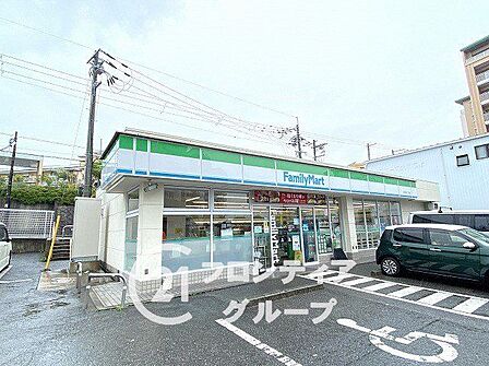 ファミリーマート伏屋町三丁目店 徒歩5分。 340m