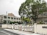 周辺：堺市立若松台小学校 徒歩4分。 320m
