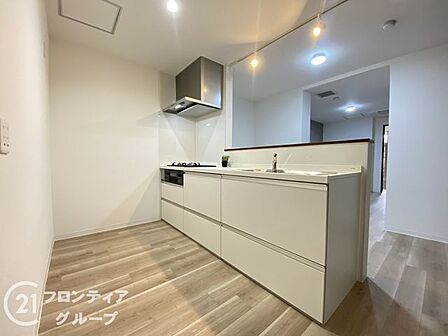 対面カウンターで、家族とコミュニケーションを取りながら料理ができるキッチンです