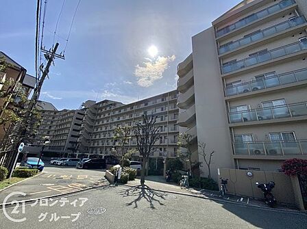 駅から徒歩13分のマンションは、通勤や通学にとても便利で、時間を有効に使える素晴らしい立地です！