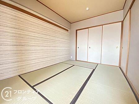 和の美しさを感じる和室で、心地よいひとときを過ごせます。畳の香りが心地よい和室で、リラックスした時間を楽しめます
