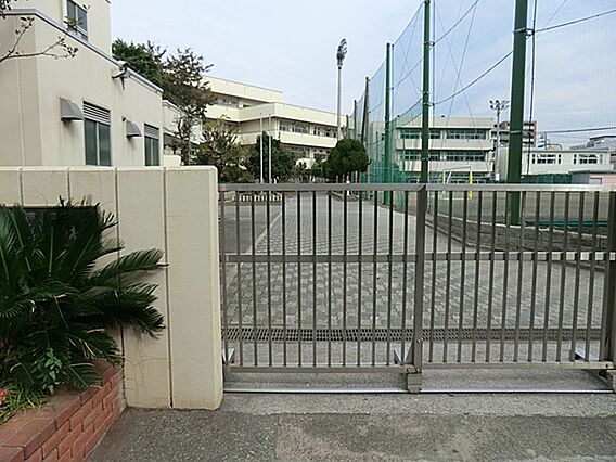 横浜市立鶴見中...