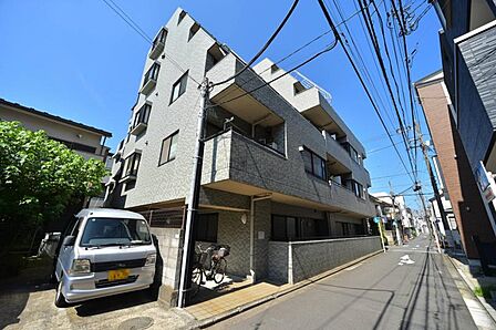 部屋の大きさや周辺環境・街並など、資料には掲載していない情報が現地にはたくさんございます。是非ご確認下さい。