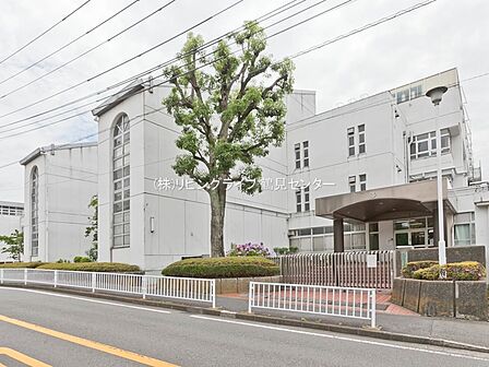 横浜市立西前小学校 190m