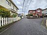外観：前面道路含む現地写真