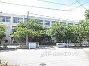 金城小学校まで1500メートル
