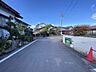 外観：前面道路含む現地写真