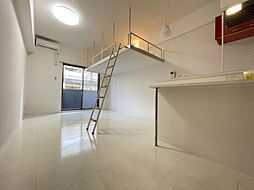 ヴェラヴィータ上一万 603 号室 6階ワンルームのリビング/ダイニング