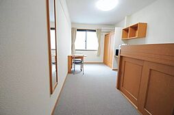 レオパレスエクレール松山 103 号室 1階1Kのリビング/ダイニング