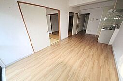 横浜市営地下鉄グリーンライン 東山田駅 徒歩12分の賃貸マンション 1階2LDKのリビング/ダイニング