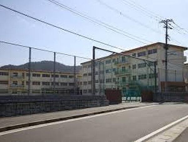 画像14:長尾小学校(1、500m)