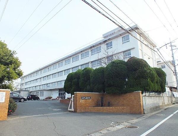画像16:志徳中学校(810m)