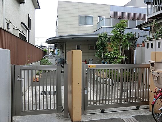 よつば保育園　...