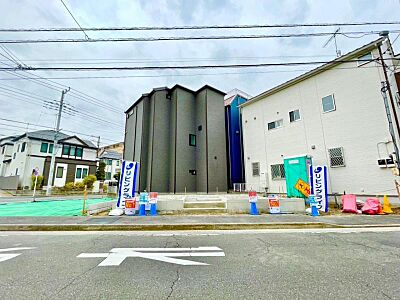 外観：この場所だからこそ叶えられる開放感、「陽光を取り入れた住宅」です。是非現地でご体感下さいませ。