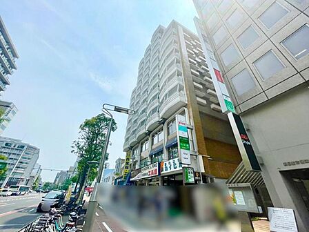 駅近と上層階の魅力を兼ね備えた住まいです