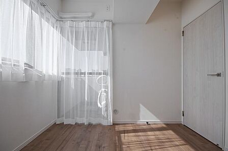 シンプルで温かみのあるデザインで、ゆったりと過ごせます。