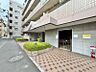 外観：街に溶けこみ美しい景観を生み出すこの邸宅は採光や風通しまで考え抜いて造りあげました。外観の美しさだけでなくそこに住まうご家族様の心地良さを最優先しています。