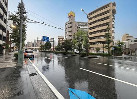 それぞれ独特の顔を持つあなただけのお住まい。各棟によって暖かい日差しの入り方・見え方も違うお住まい。実際の日当たりや現地の雰囲気もご確認くださいませ。
