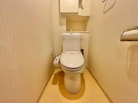 毎日使う場所だからこそ、使い勝手を考慮しました。白を基調に、飽きのこない空間は質感豊かな仕上がりとなっております。
