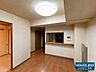 リビング/ダイニング：2026年9月撮影/LDK12.1畳（※本画像は、居住中の室内写真から家具等をAIにより除去・加工したものです。実際の現況とは異なる場合がございます。現況については、現地にてご確認ください。）