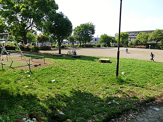 小机町第三公園...