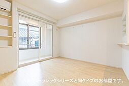 ウィンズ・ウエスト　II 1階ワンルームのリビング/ダイニング